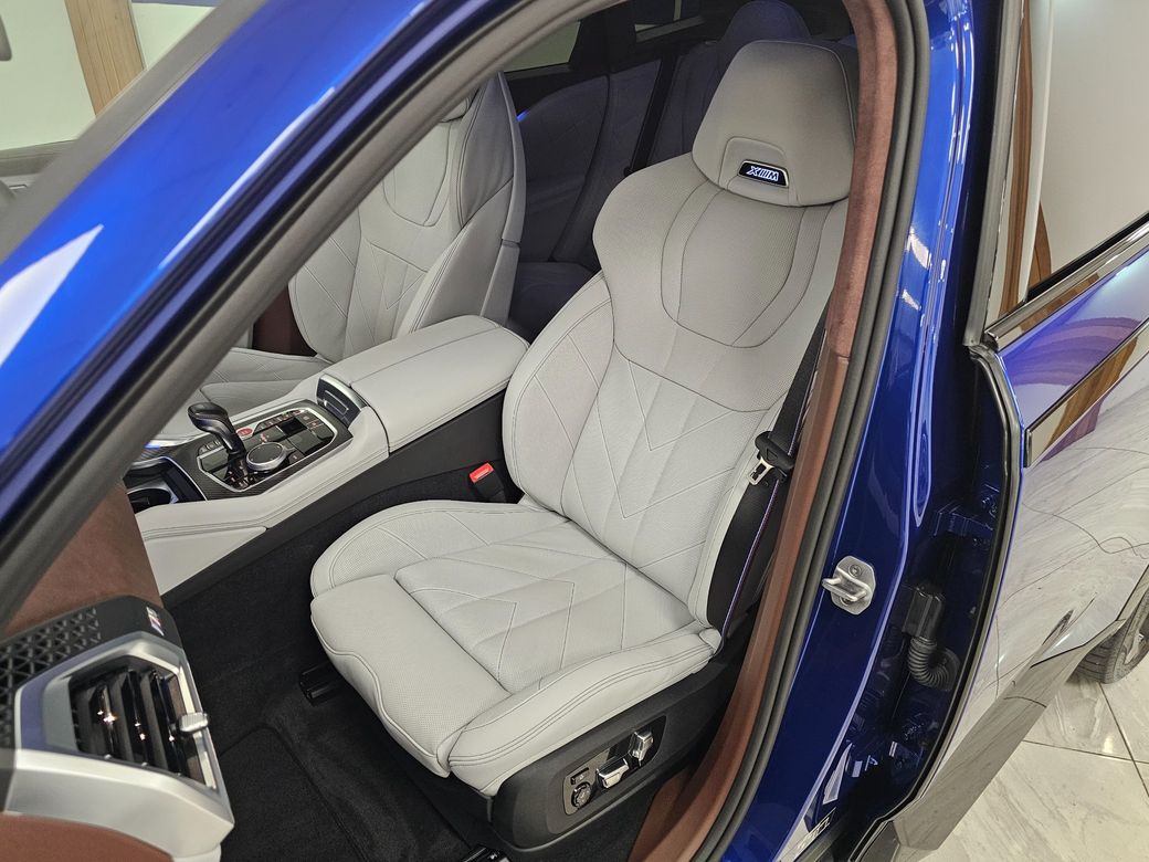 2025 BMW XM
