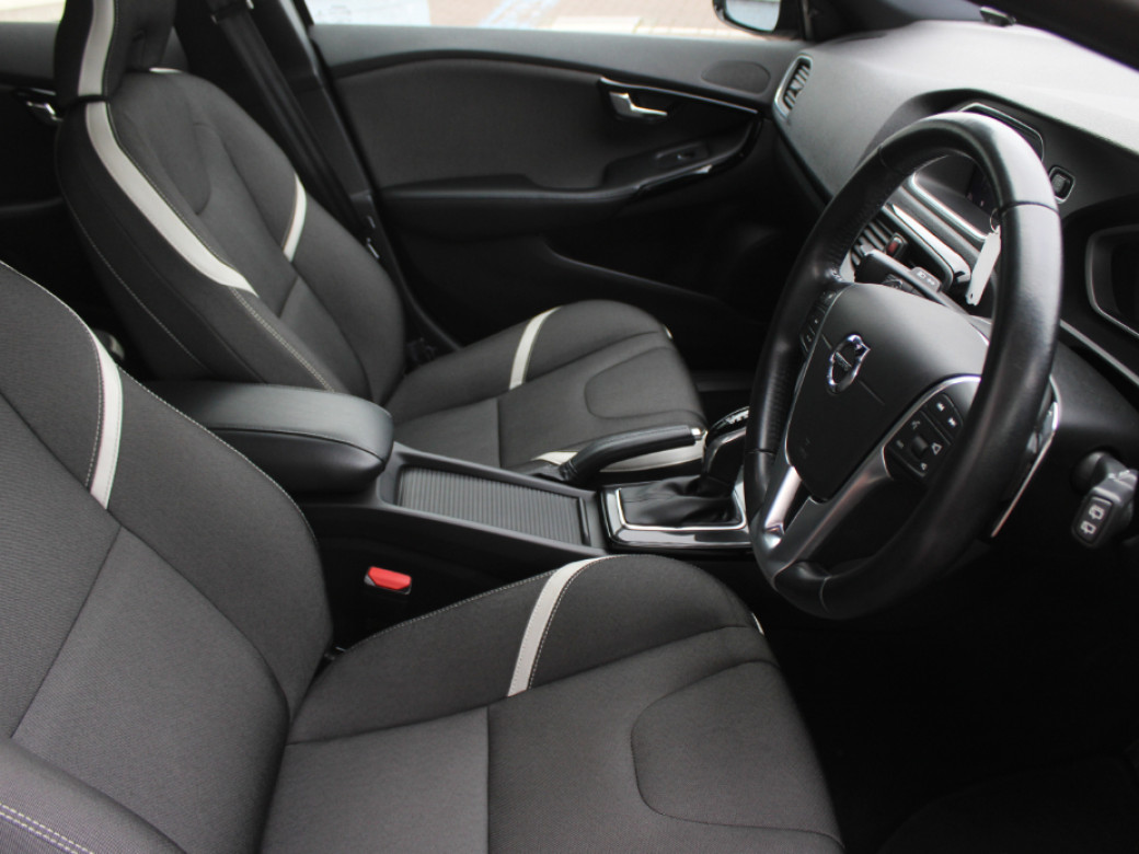 2019 Volvo V40