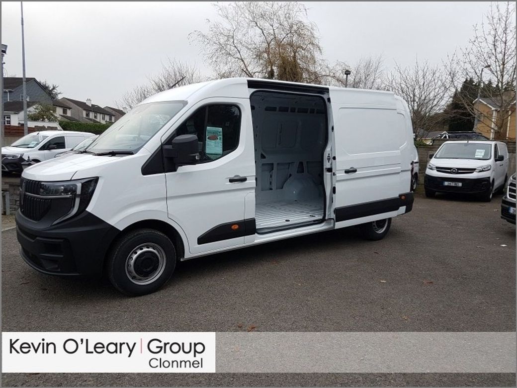 2025 Renault Master