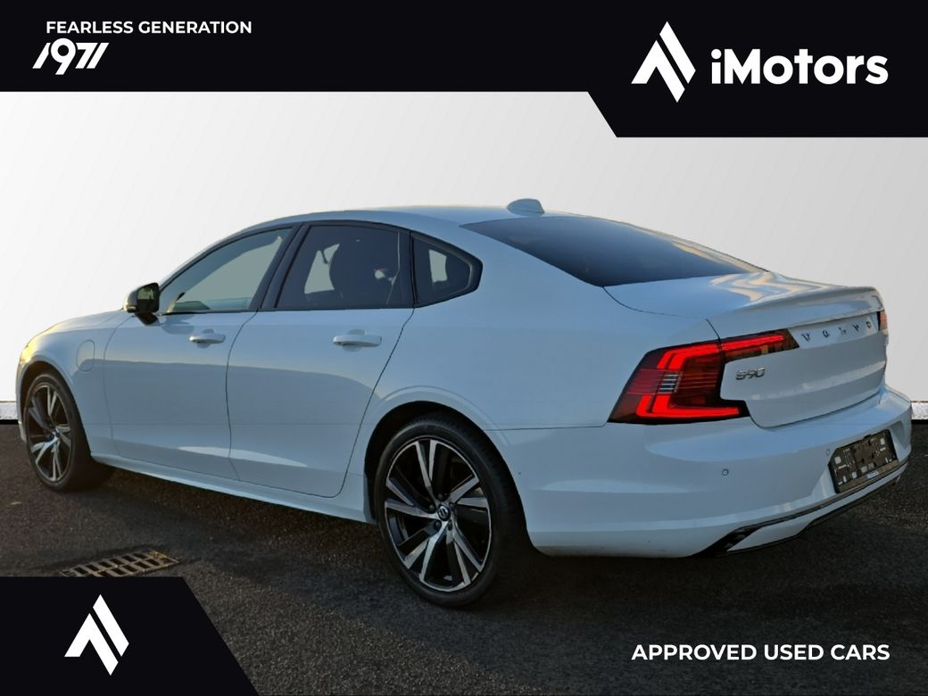 2022 Volvo S90