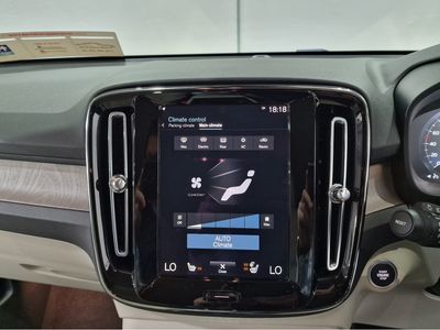 2022 Volvo XC40
