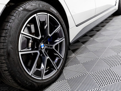 2025 BMW i4