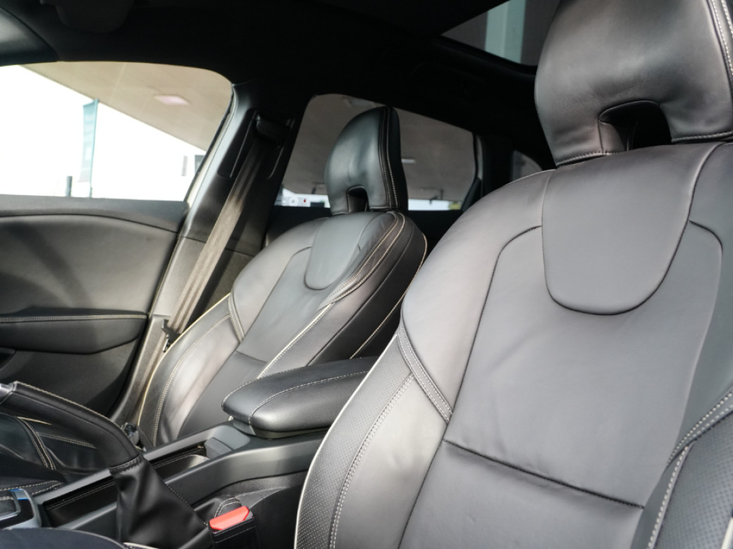 2016 Volvo V40