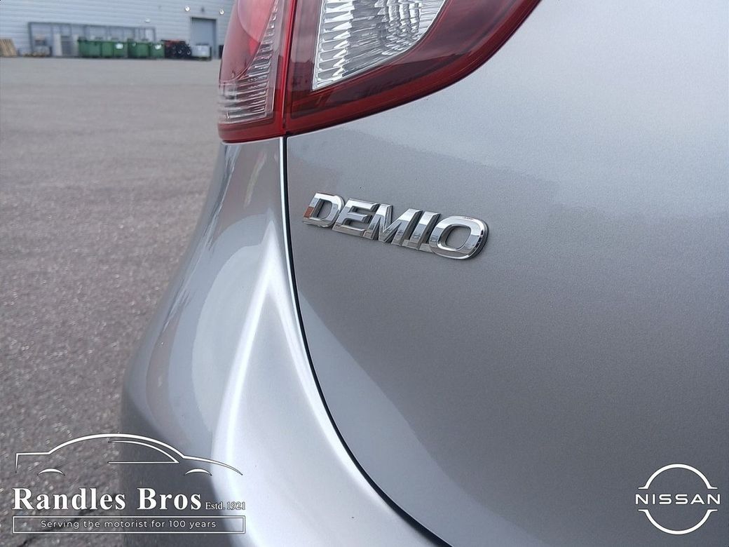 2016 Mazda Demio