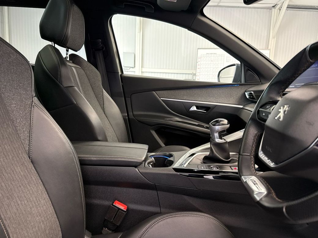 2020 Peugeot 5008