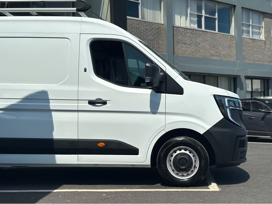 2025 Renault Master