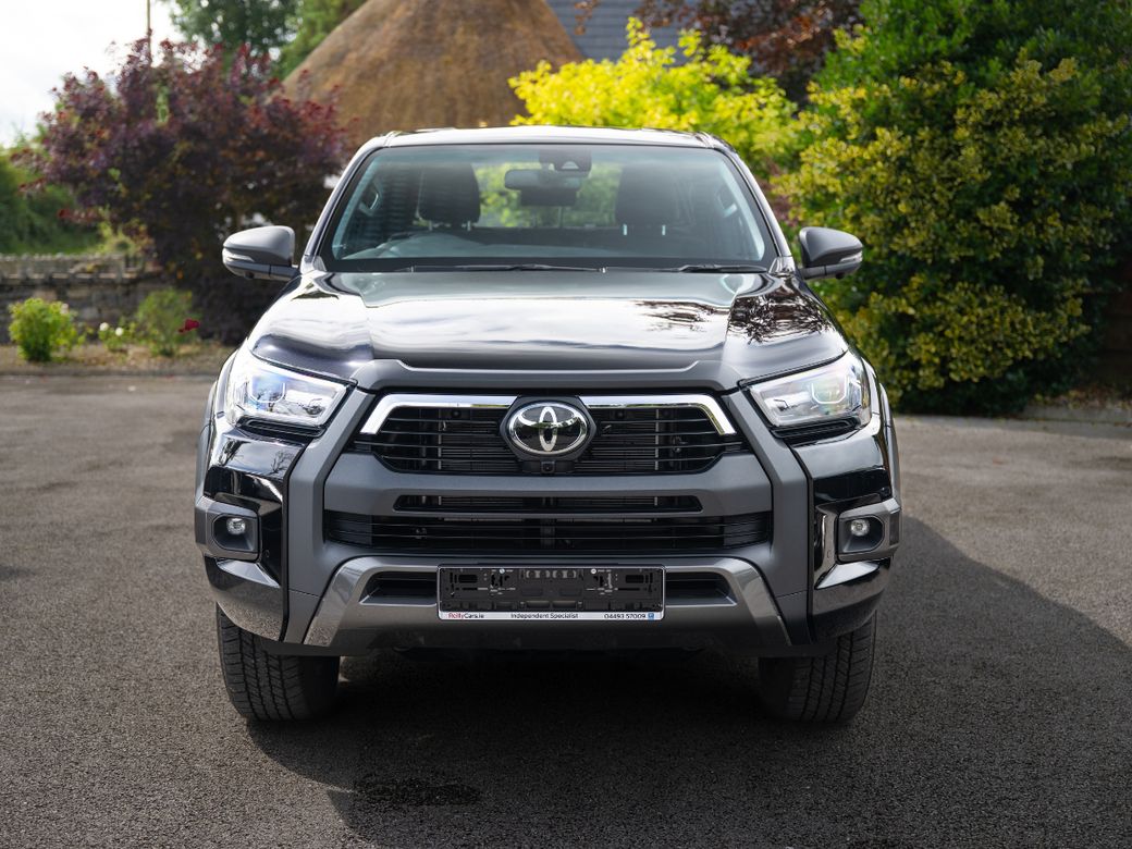 2025 Toyota Hilux