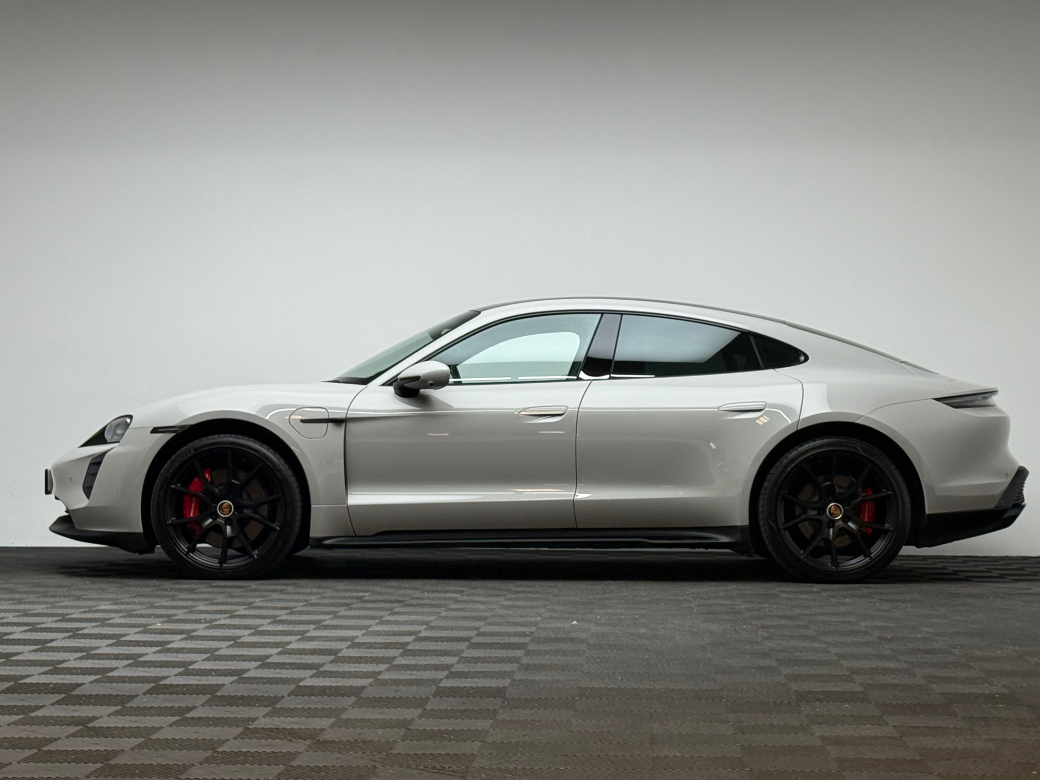 2023 Porsche Taycan