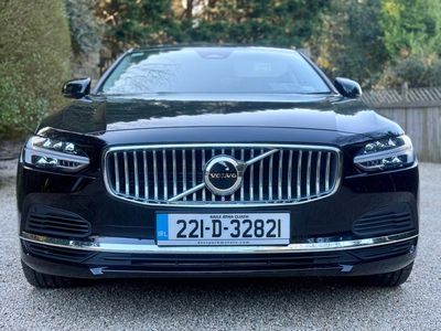 2022 Volvo S90