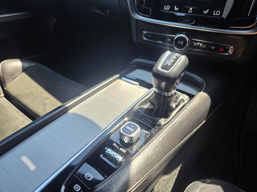 2017 Volvo S90