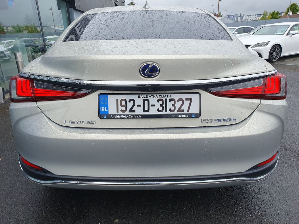2019 Lexus ES 300h