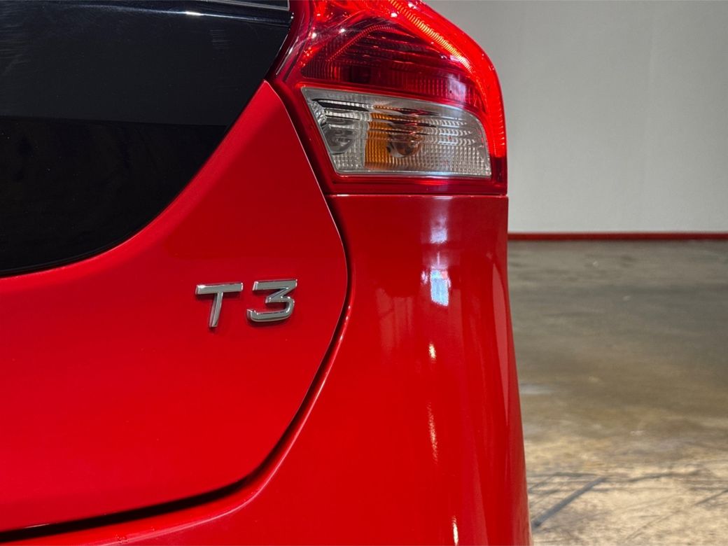 2019 Volvo V40