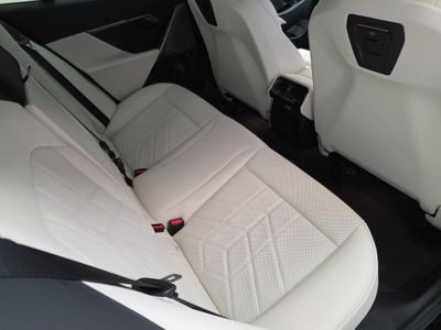2025 BMW i5