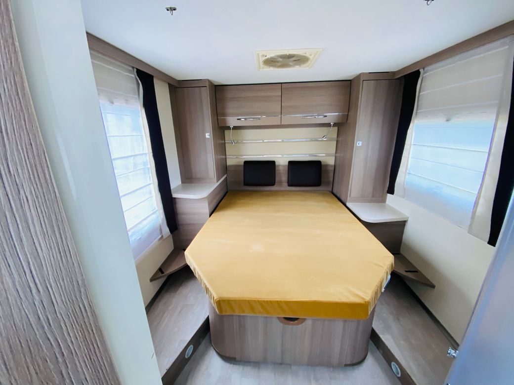 2015 CHAUSSON 718 EB WELCOME R.H.D ISLAND BED 