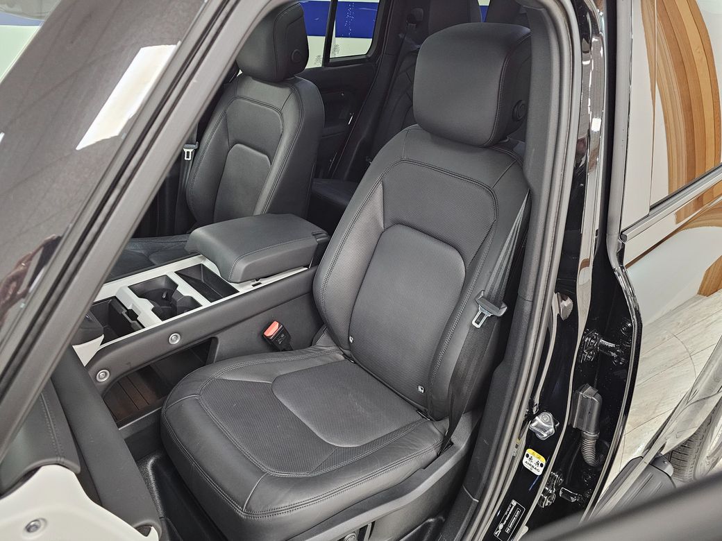 2025 Land Rover Defender