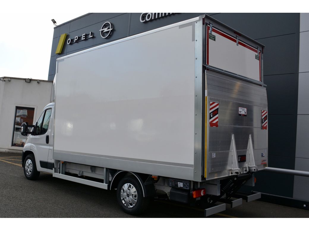 2025 Opel Movano