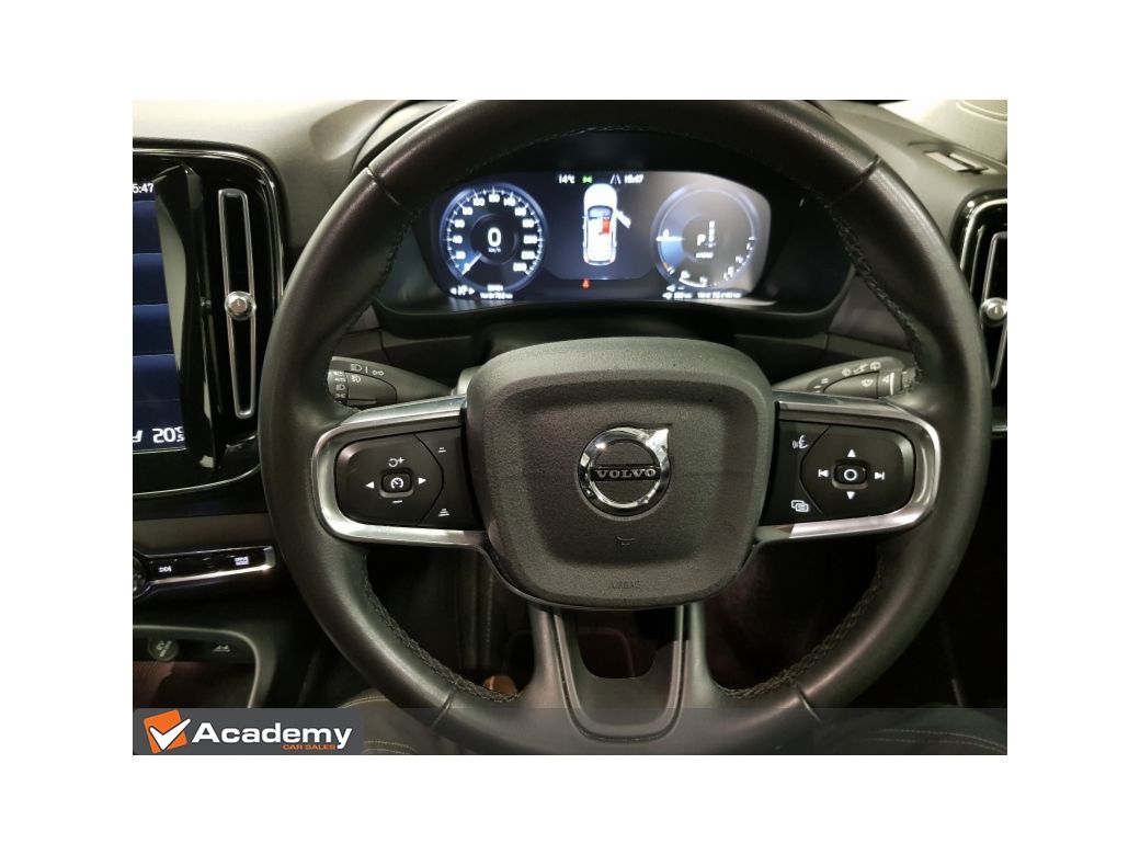 2023 Volvo XC40