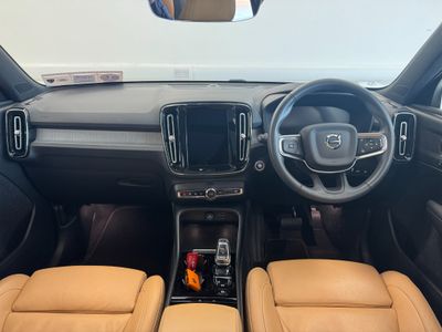 2022 Volvo XC40