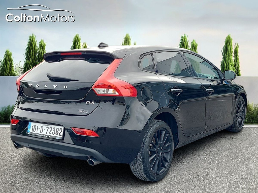 2016 Volvo V40