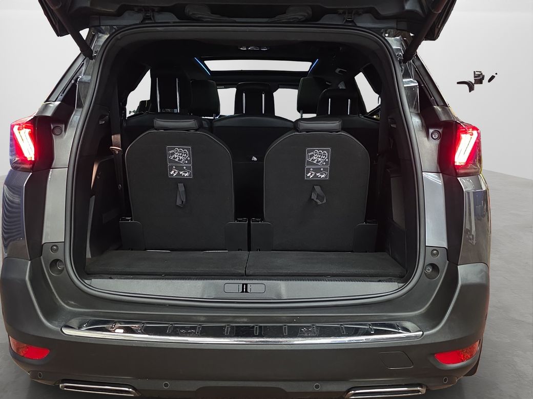 2021 Peugeot 5008