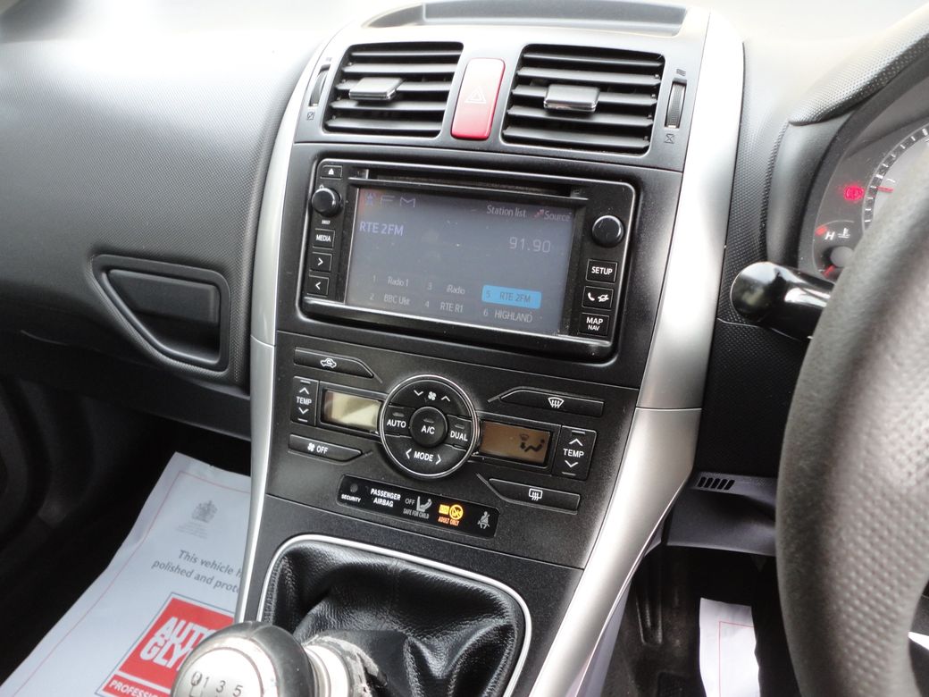 2012 Toyota Auris