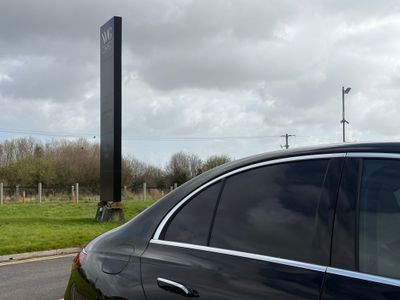 2025 Mercedes-Benz E 300