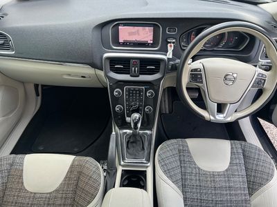 2019 Volvo V40