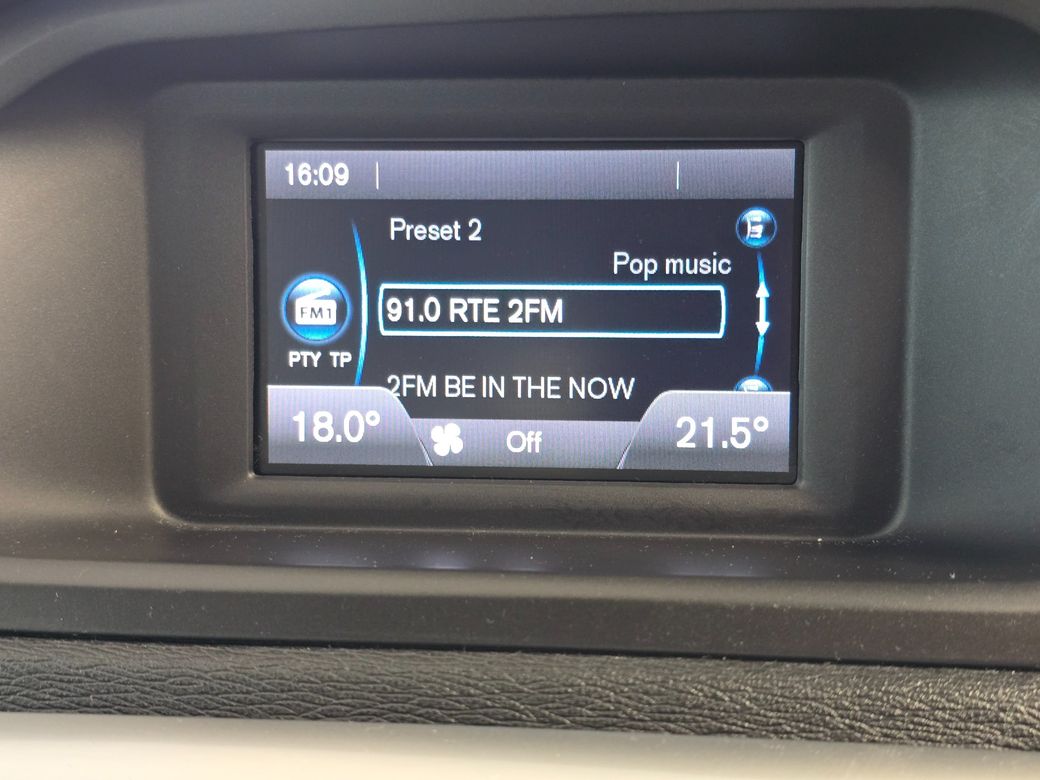 2017 Volvo V40