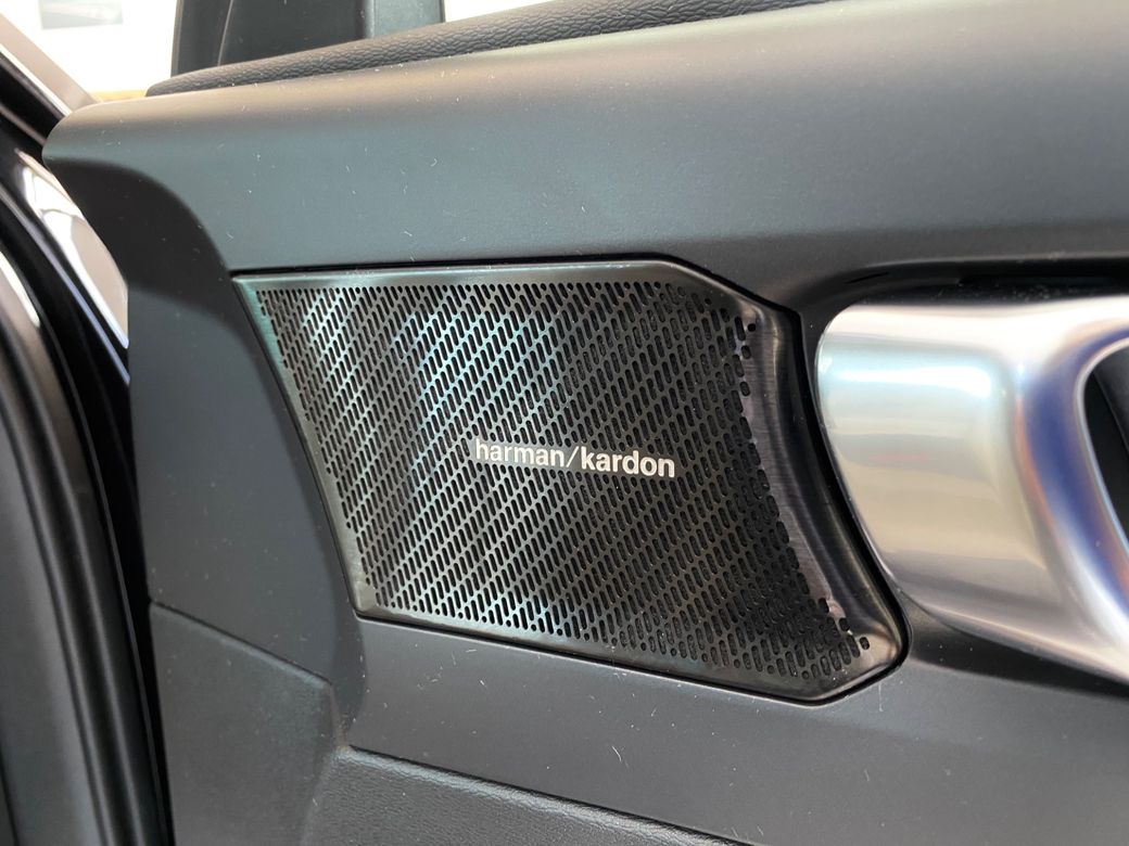 2020 Volvo XC40
