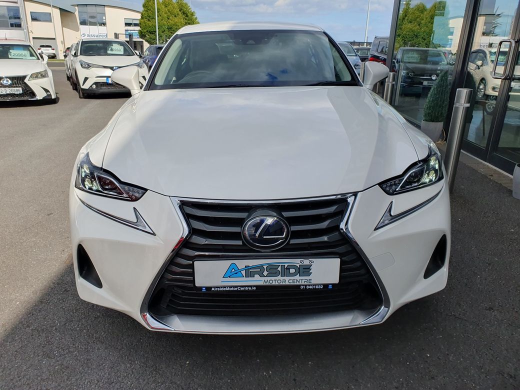 2018 Lexus IS 300h