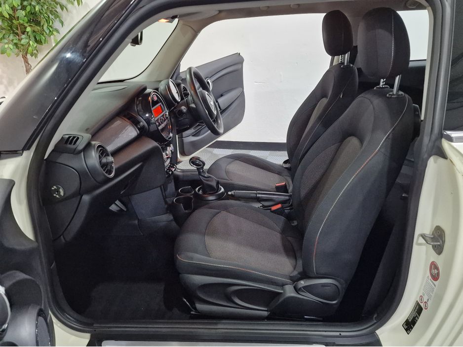 2014 Mini Hatch