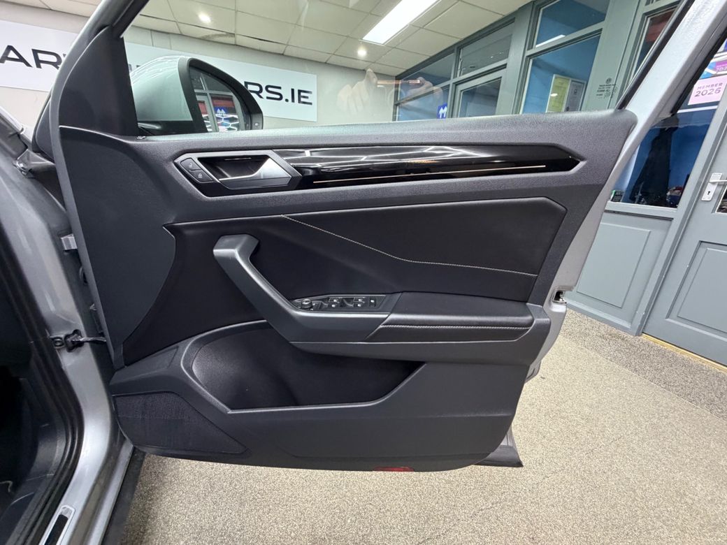 2023 Volkswagen T-Roc
