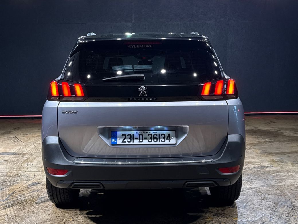 2023 Peugeot 5008