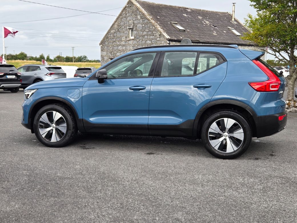 2023 Volvo XC40