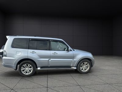 2015 Mitsubishi Pajero