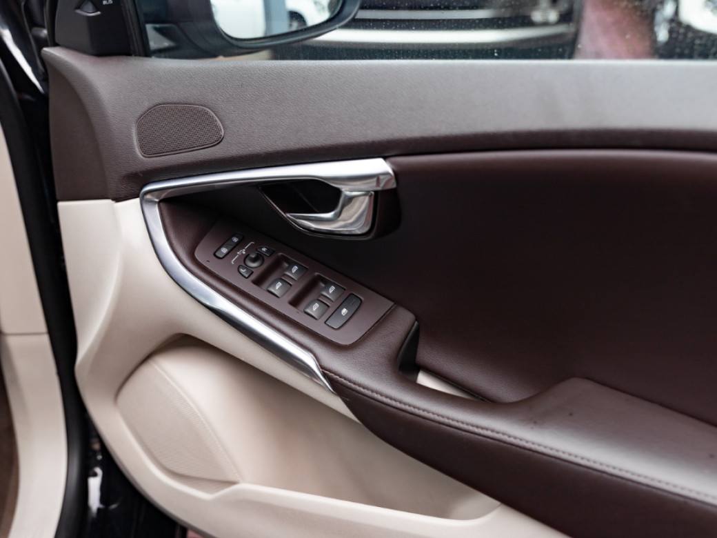 2016 Volvo V40