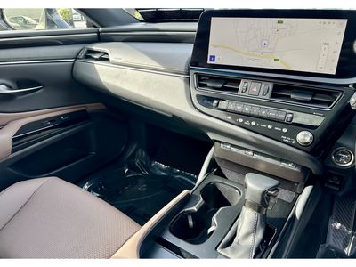 2023 Lexus ES 300h