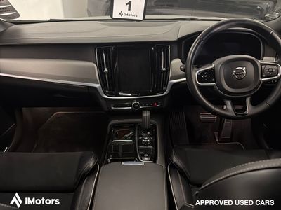 2022 Volvo S90