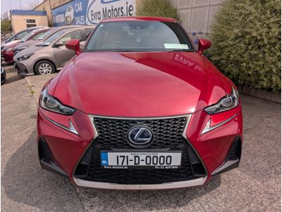 2017 Lexus IS 300h