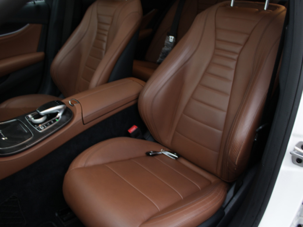 2020 Mercedes-Benz E 220