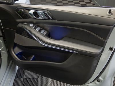 2023 BMW X7