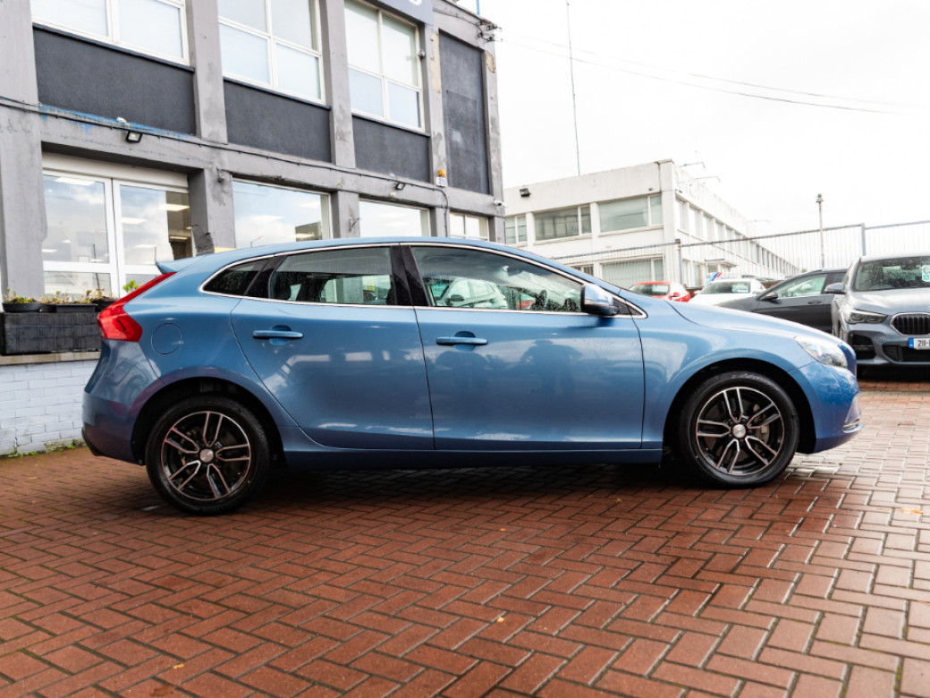 2016 Volvo V40