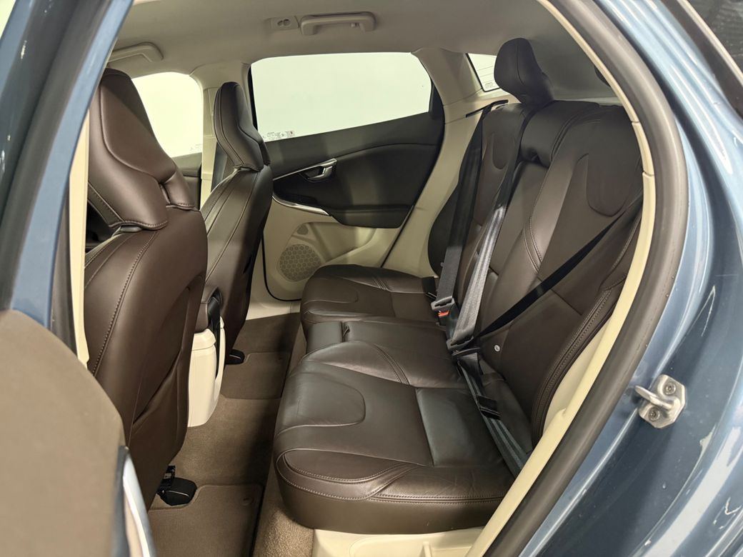 2014 Volvo V40