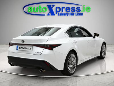 2023 Lexus IS 300h