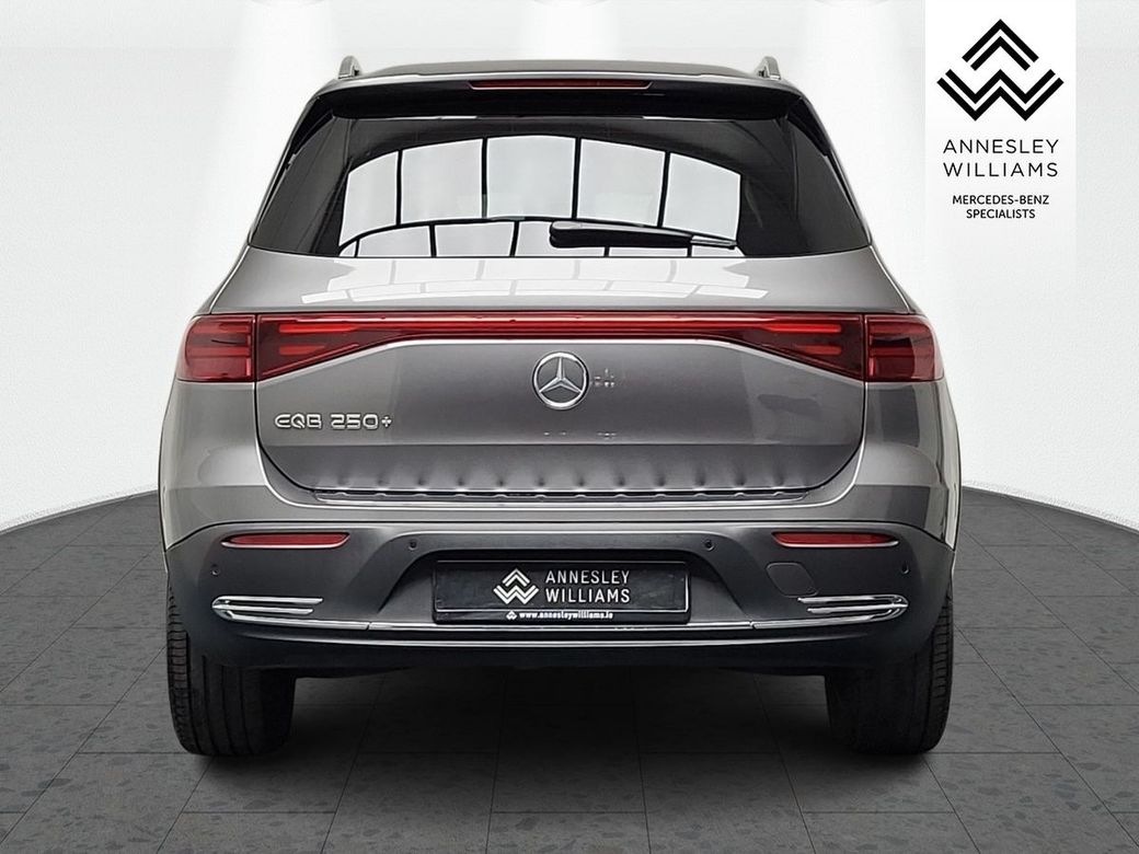 2025 Mercedes-Benz EQB