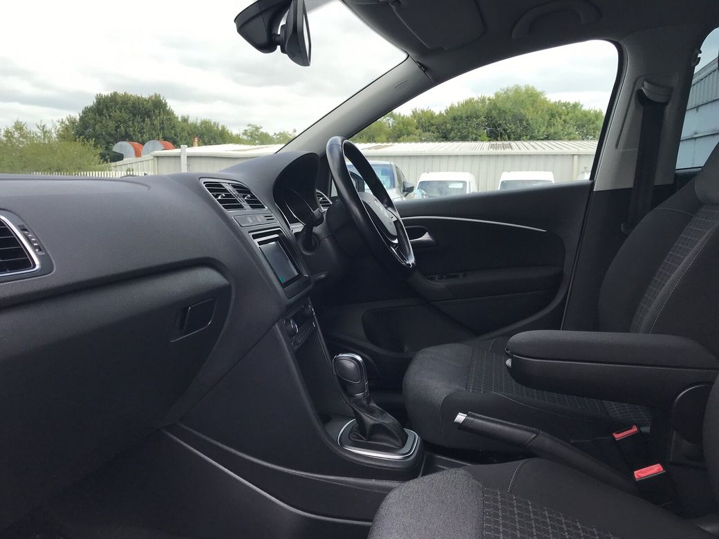 2017 Volkswagen Polo