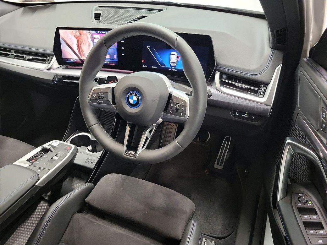 2025 BMW iX1