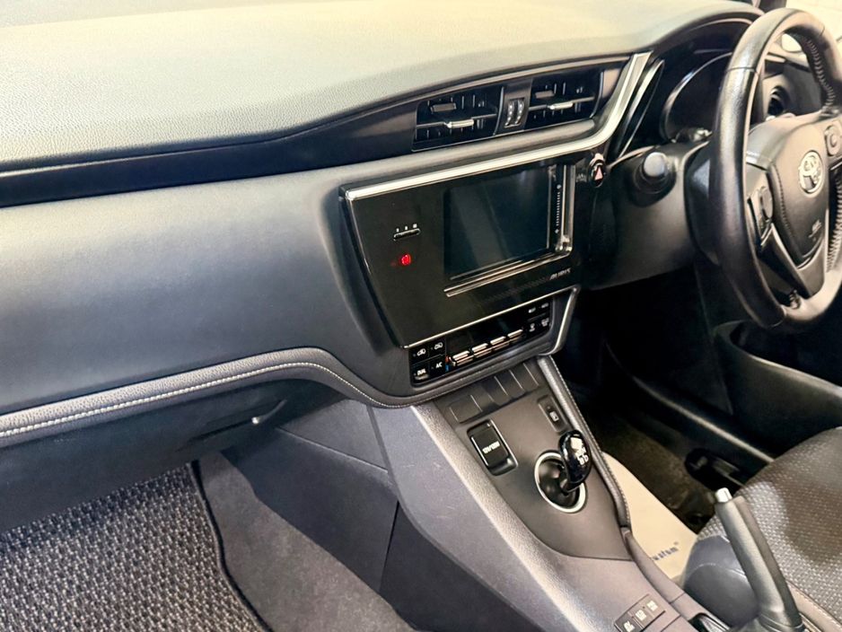 2016 Toyota Auris