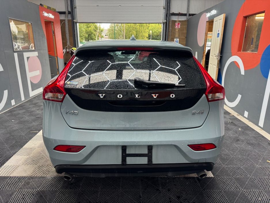 2017 Volvo V40