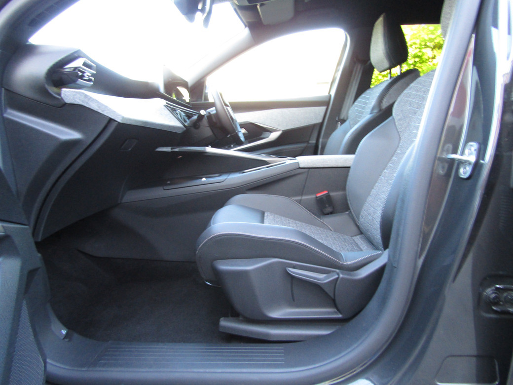 2025 Peugeot 5008